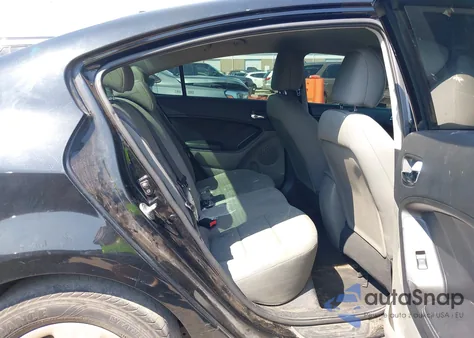 2016 Kia Forte Lx z USA, uszkodzony, nr VIN KNAFK4A65G5591225